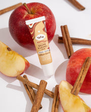 Carica l'immagine nel visualizzatore di Gallery, Trew Cosmetics - Balsamo Labbra Mela e Cannella Edizione Limitata
