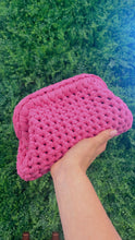 Carica l&#39;immagine nel visualizzatore di Gallery, Clutch Essentials
