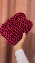 Carica l&#39;immagine nel visualizzatore di Gallery, Mavi clutch bag Burgundy
