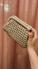 Carica l&#39;immagine nel visualizzatore di Gallery, Mavi - Clutch Gold
