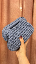 Carica l&#39;immagine nel visualizzatore di Gallery, Mavi Clutch - Celeste Avion
