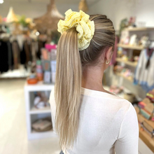 Carica l'immagine nel visualizzatore di Gallery, Love Ibiza - Mega Scrunchies Butter

