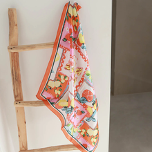 Carica l'immagine nel visualizzatore di Gallery, Bandana Seta Fruits
