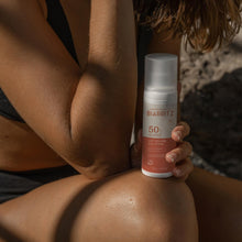 Carica l&#39;immagine nel visualizzatore di Gallery, Laboratoires De Biarritz - Latte Solare Invisibile SPF 50
